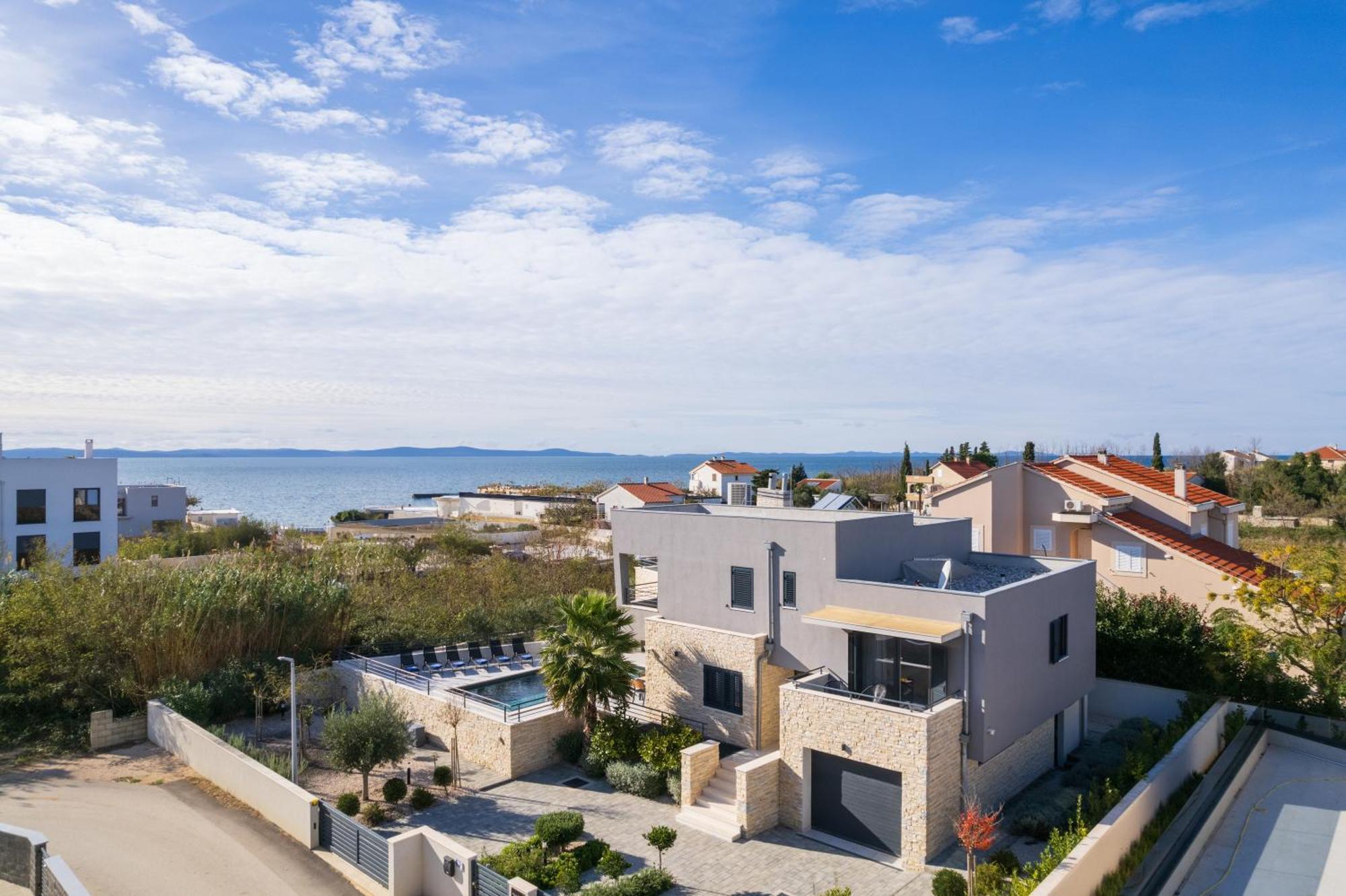 Villa Roca With Heated Pool And Sauna Privlaka  Bagian luar foto