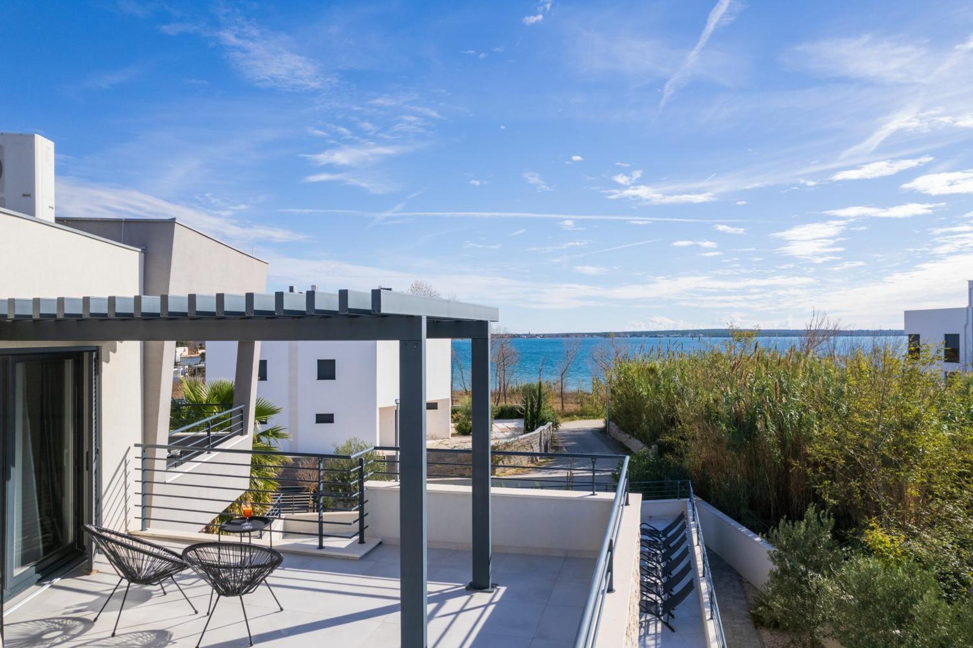 Villa Roca With Heated Pool And Sauna Privlaka  Bagian luar foto