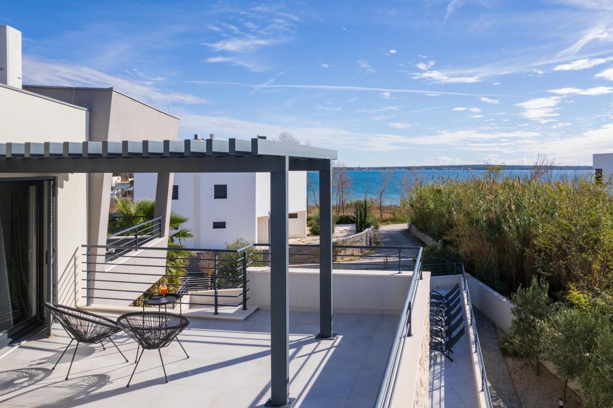 Villa Roca With Heated Pool And Sauna Privlaka  Bagian luar foto