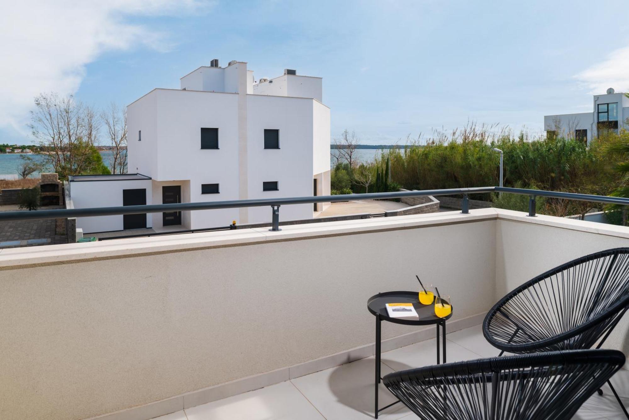 Villa Roca With Heated Pool And Sauna Privlaka  Bagian luar foto