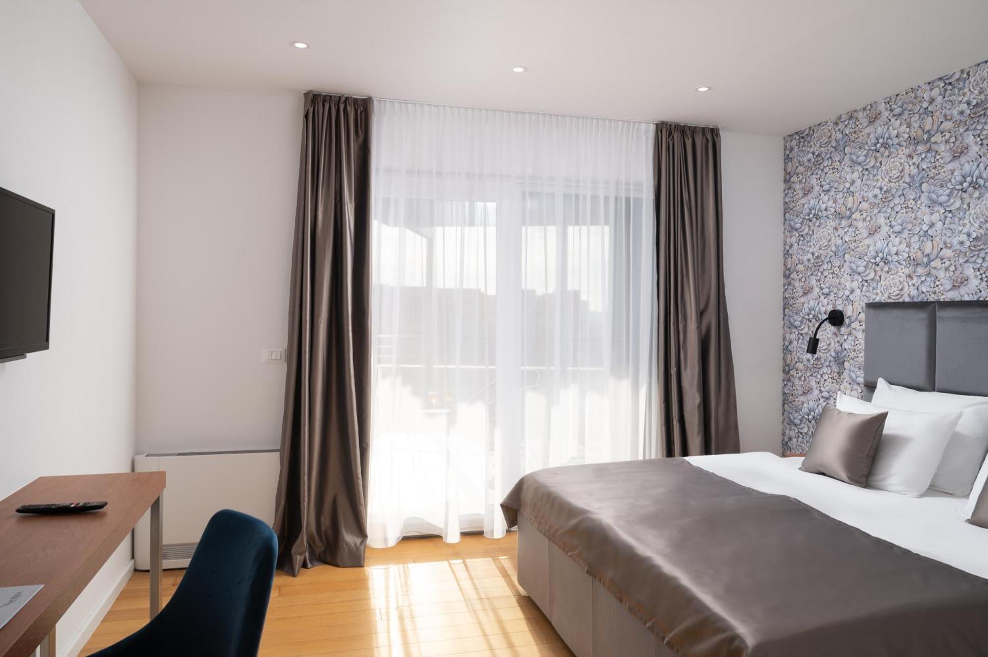 Villa Roca With Heated Pool And Sauna Privlaka  Bagian luar foto
