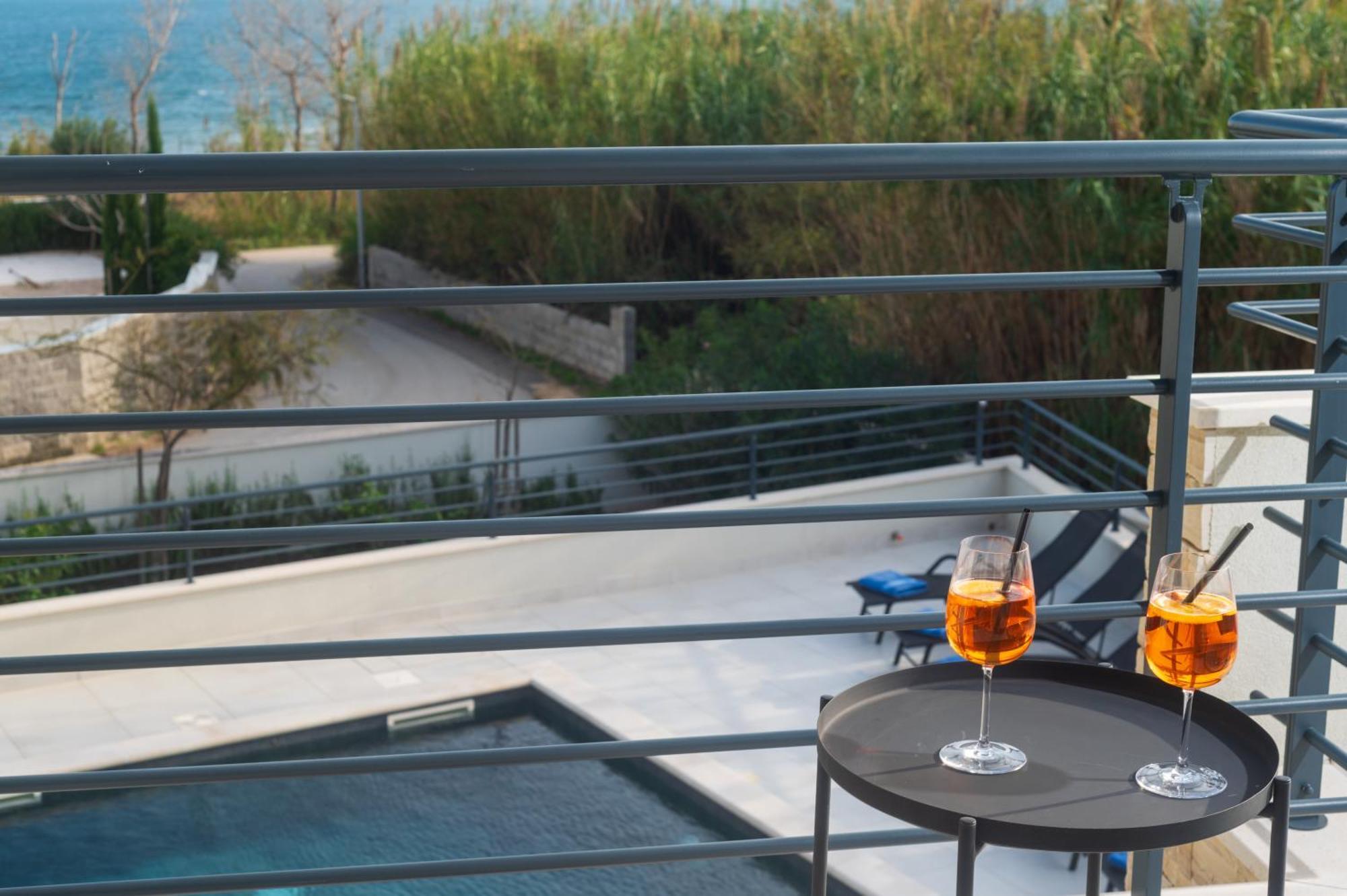 Villa Roca With Heated Pool And Sauna Privlaka  Bagian luar foto