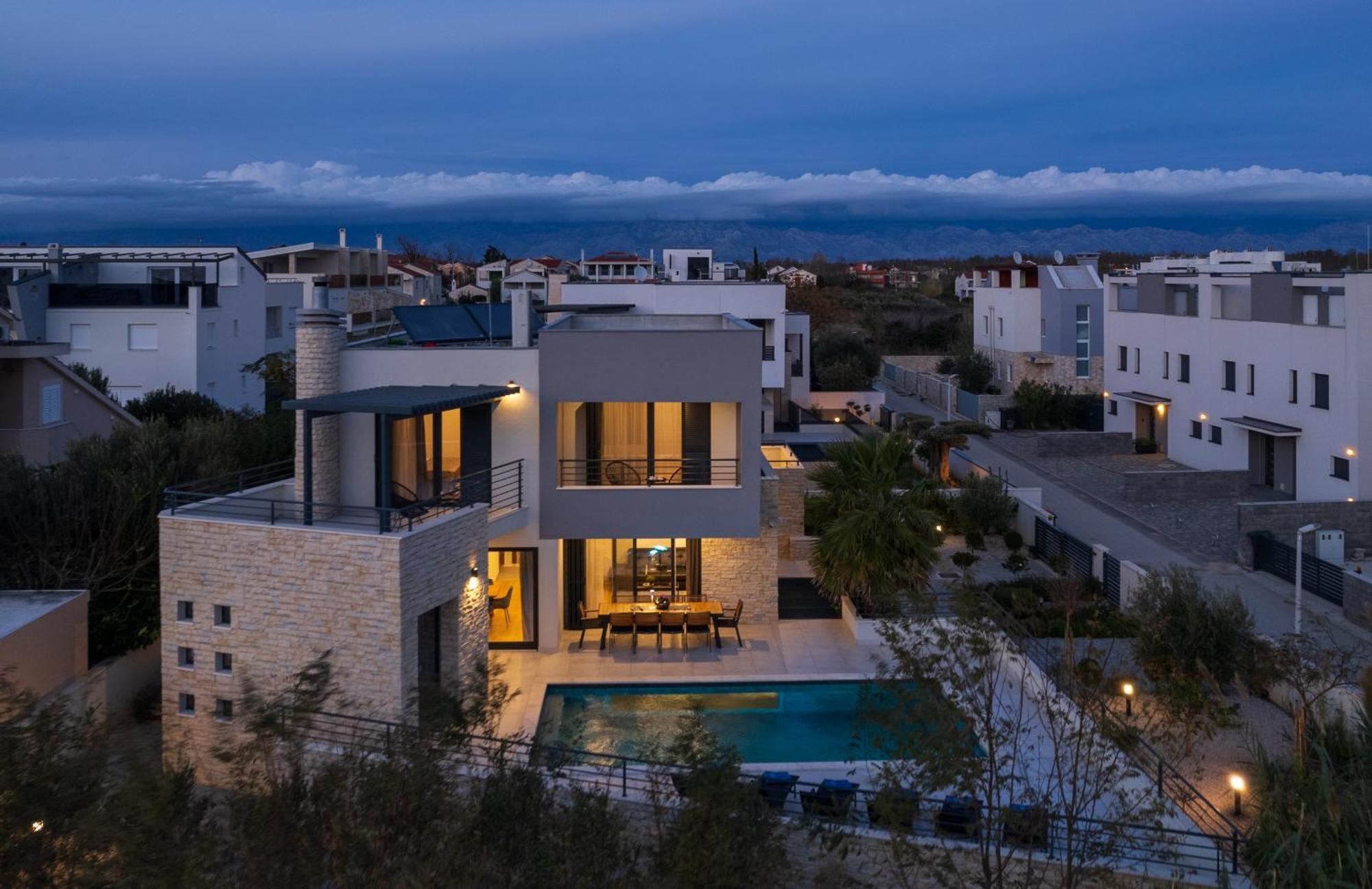 Villa Roca With Heated Pool And Sauna Privlaka  Bagian luar foto